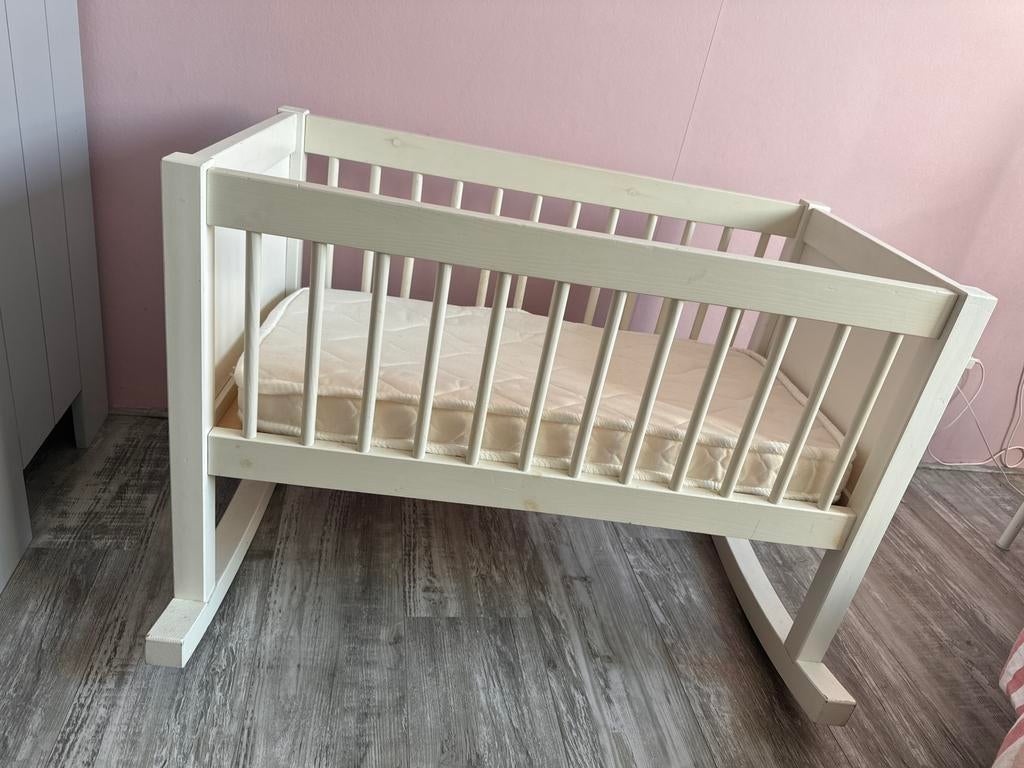 Wiegje wit, Ophalen, Zo goed als nieuw, Wieg