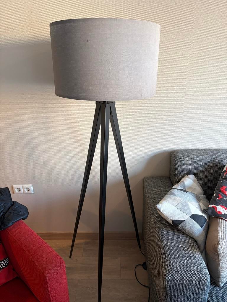 2x Zuiver Tripod vloerlamp | 100 euro samen, Ophalen, Gebruikt, Metaal, 150 tot 200 cm