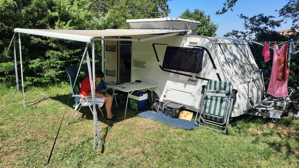 lichtgewicht caravan, Caravans en Kamperen, Luifel, Dwarsbed, Particulier, Adria