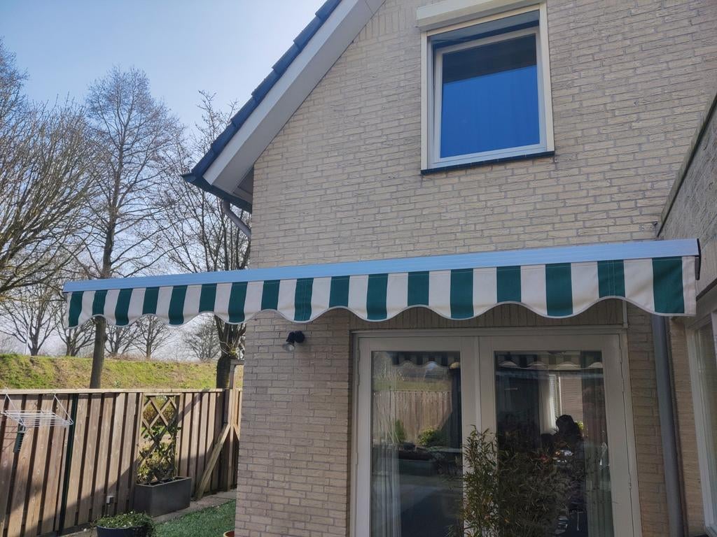 Luifel in prima staat - 3m breed, 2,4m uitval, Tuin en Terras, Zonneschermen, Ophalen, Gebruikt, Knikarmscherm