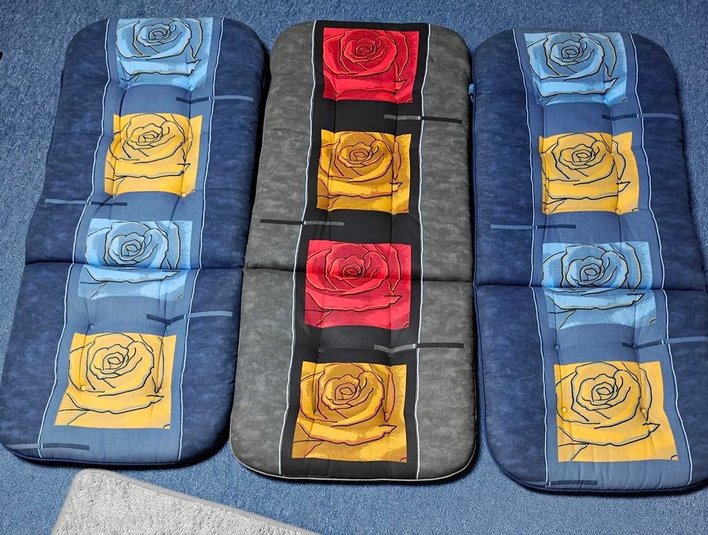 6 stevige tuinkussens 7 cm dik - 2 rood, 4 blauw, Tuin en Terras, Tuinmeubel-accessoires, Ophalen