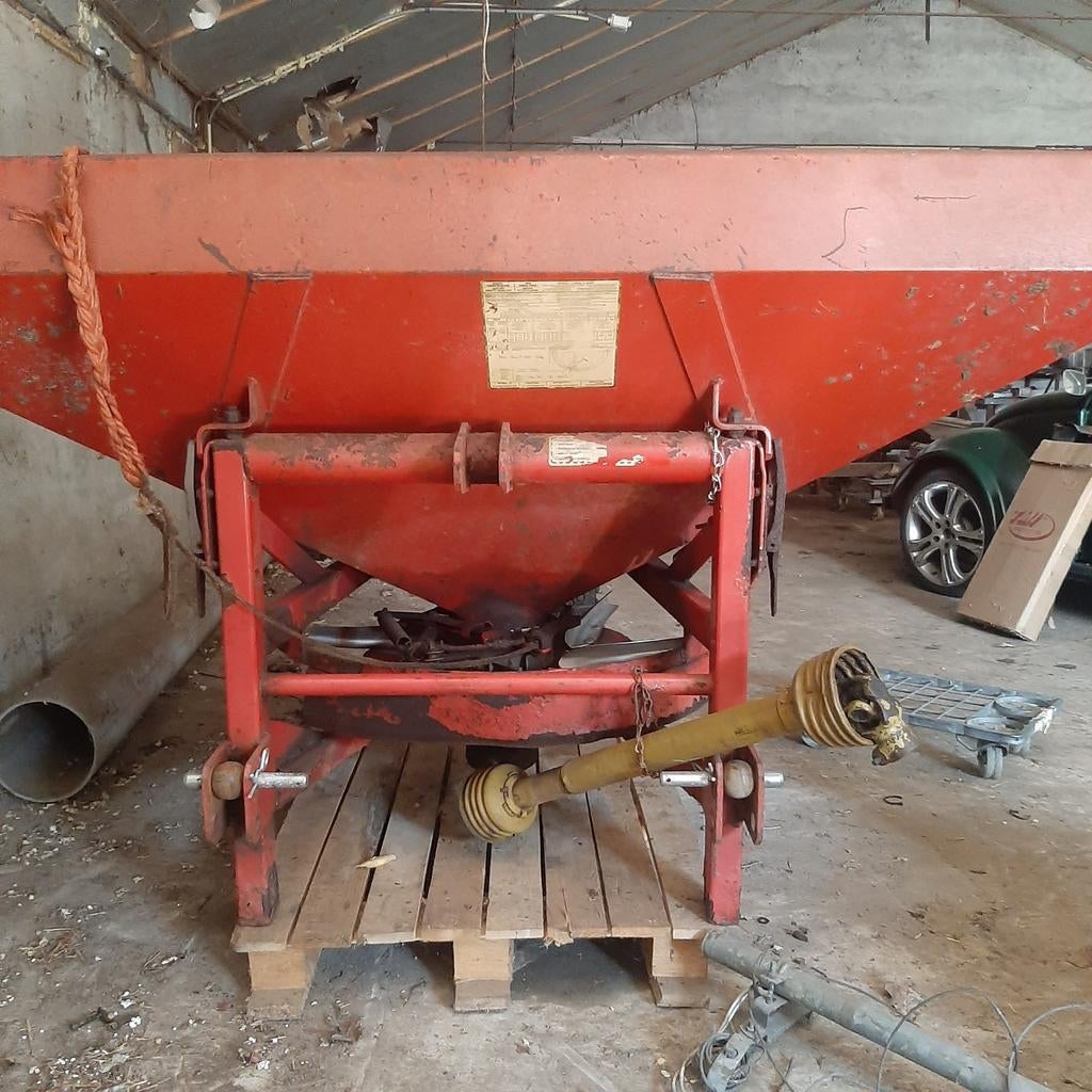 Lely kunstmeststrooier - Werkt prima, Ophalen of Verzenden