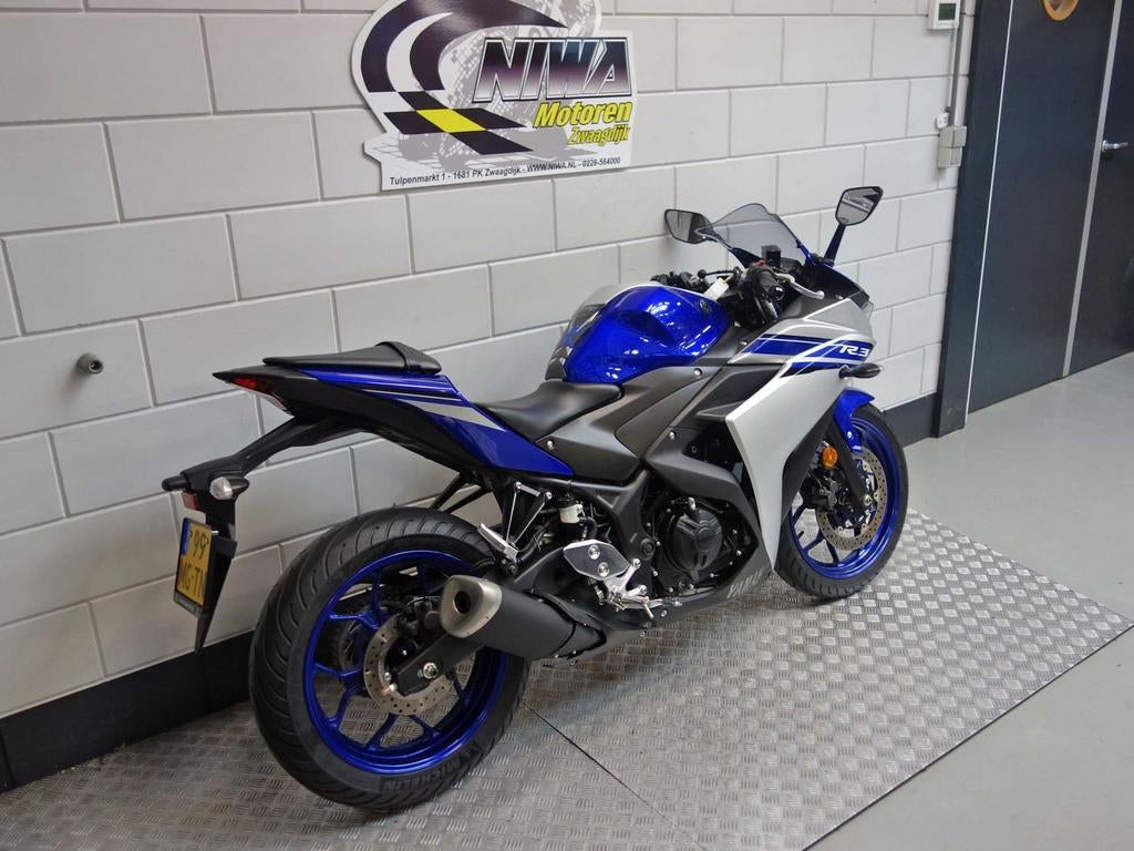 YAMAHA YZF R3 - foto 2