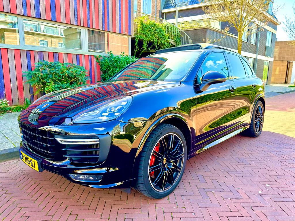 Porsche Cayenne 3.6 V6 440pk Tiptronic S VOL opties, Automaat, 138 €/maand, Zwart, 10 km/l