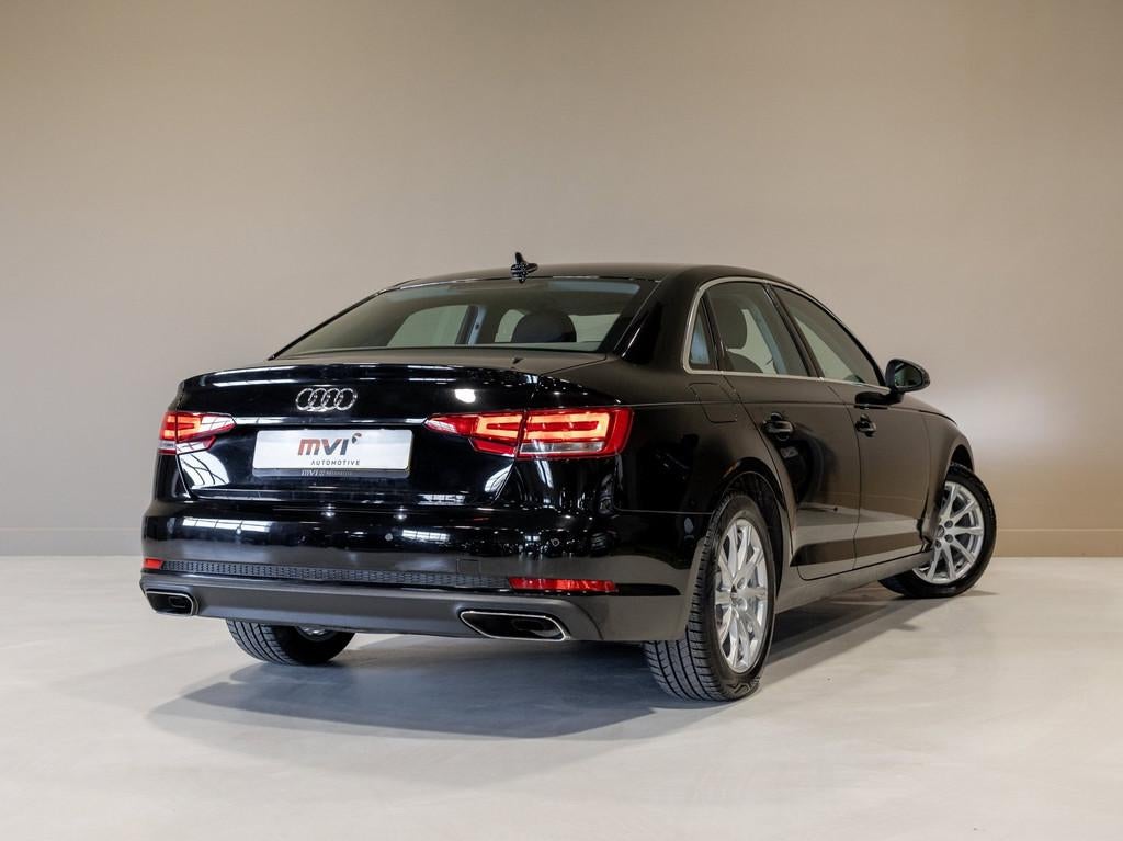 Audi A4 Limousine 35 TFSI Launch edition Business / 150pk /, Auto's, Audi, Stof, Gebruikt, 4 cilinders, A4