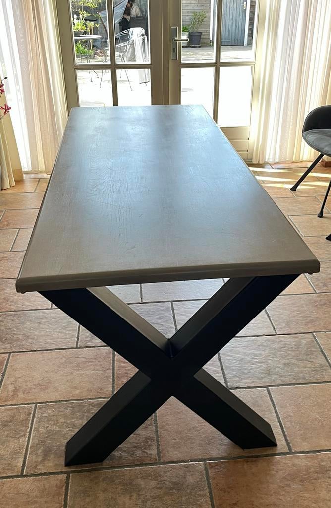 Massief eiken eetkamertafel met X-poot onderstel, Huis en Inrichting, Ophalen, Gebruikt, Eikenhout, 50 tot 100 cm