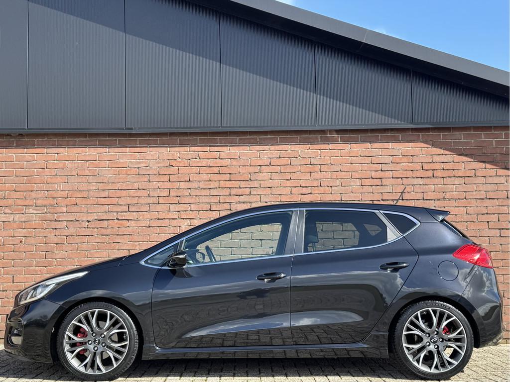 Kia cee'd 1.6 GT | NL-AUTO! | DEALER OH! | NAVI! | CAMERA!, Auto's, Kia, Voorwielaandrijving, 4 cilinders, Zwart, Bedrijf