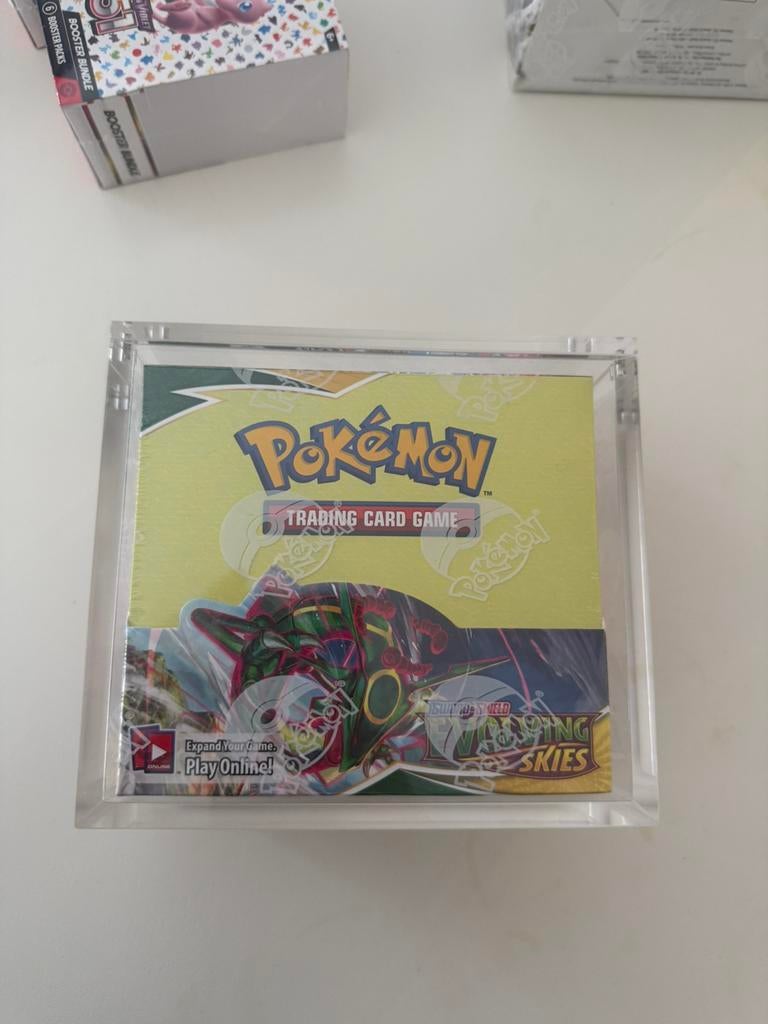Evolving skies booster box MINT pokemon tcg, Ophalen of Verzenden, Zo goed als nieuw, Boosterbox
