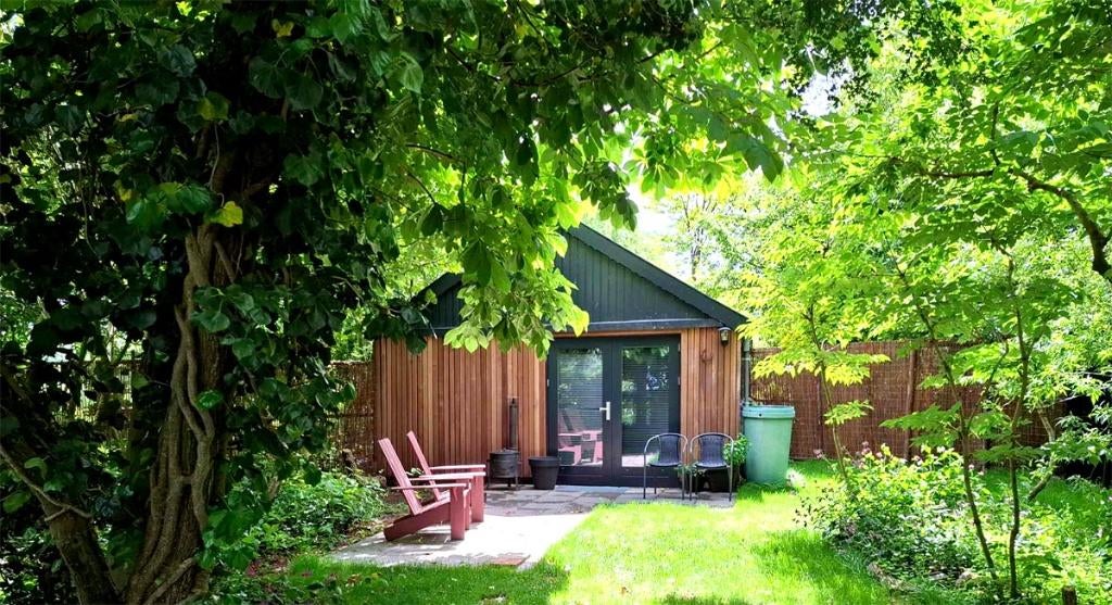 Huisje Bosnestje Paasweekend  VRIJ wegens annulering, Eigenaar