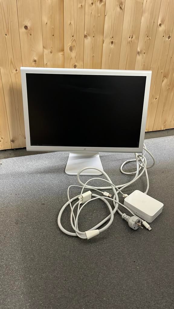 Apple Cinema Display A1081 - 20 inch, Computers en Software, Monitoren, Ophalen, Kantelbaar, Zo goed als nieuw, Onbekend