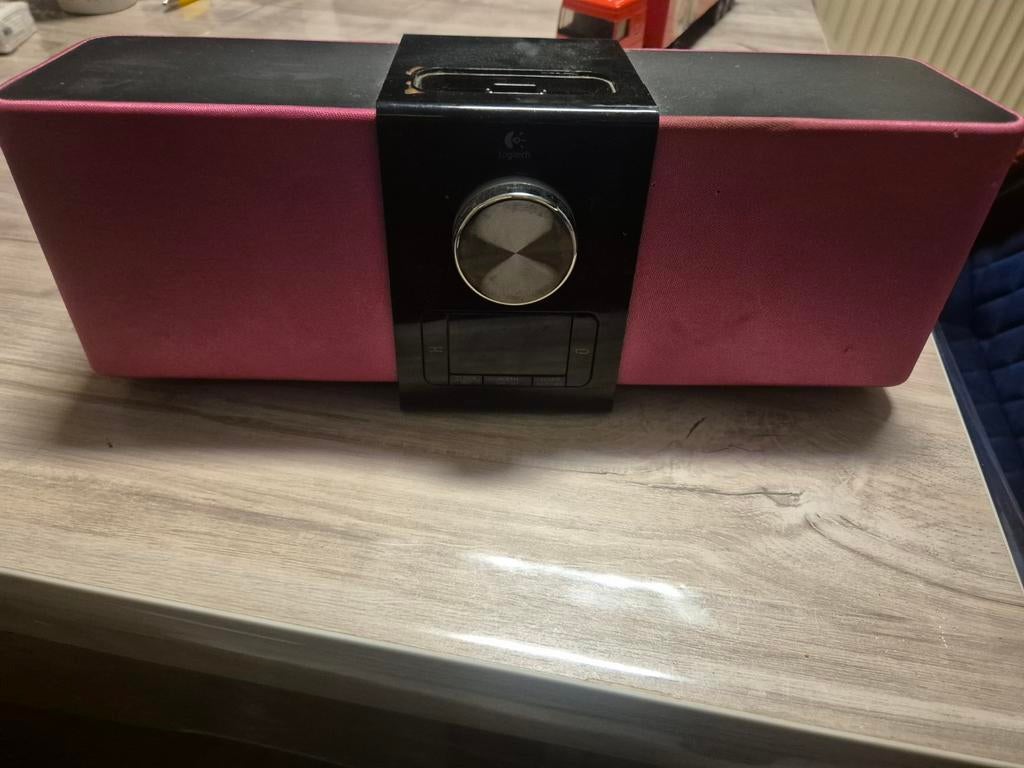 Logitech iPod Speaker Dock Roze - Goed Geluid, Overige merken, Gebruikt, Overige typen, Ophalen of Verzenden