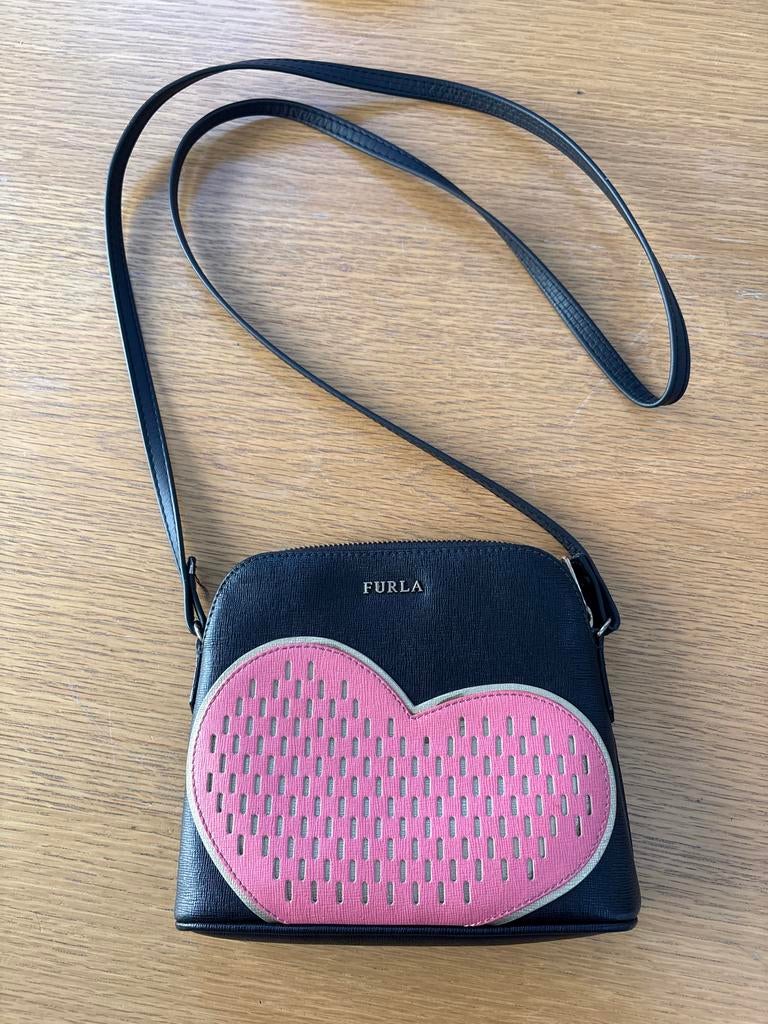 Furla Schoudertasje Zwart met Roze Hart, Ophalen of Verzenden, Zo goed als nieuw, Zwart, Schoudertasje