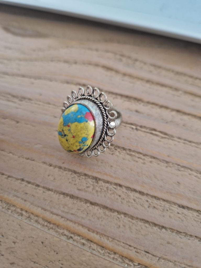 Tibetaans zilveren ring met gekleurde turquoise, maat 16., Ophalen of Verzenden, Zilver, Ring, Met edelsteen