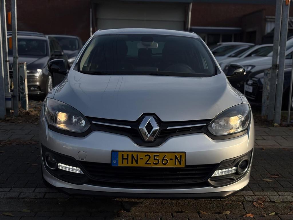 Renault Mégane 1.2 TCe Limited | Navigatie | 16” LMV | Cr, Voorwielaandrijving, Stof, Gebruikt, 4 cilinders
