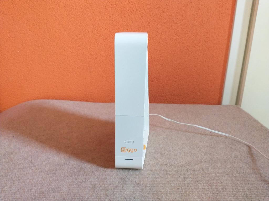 Ziggo modem, Computers en Software, Routers en Modems, Ophalen of Verzenden, Zo goed als nieuw, Router met modem