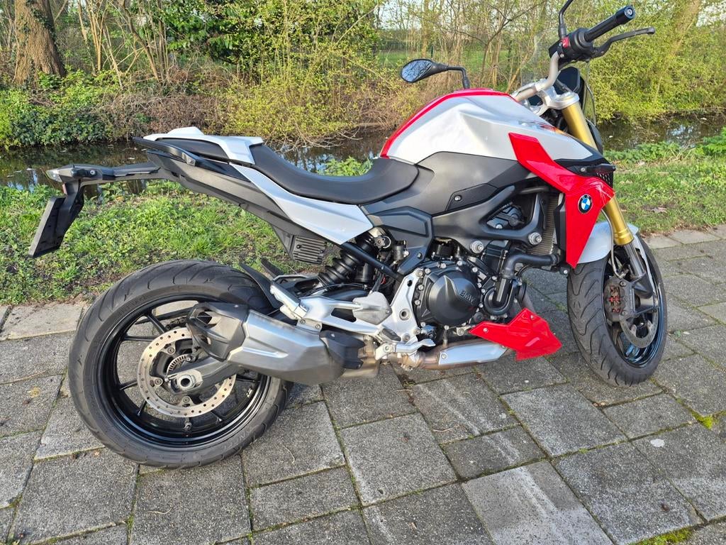 BMW F900R - Sportieve Naked Bike met Krachtige Motor, 2 cilinders, Motorrijbewijs A, 900 cc, Particulier