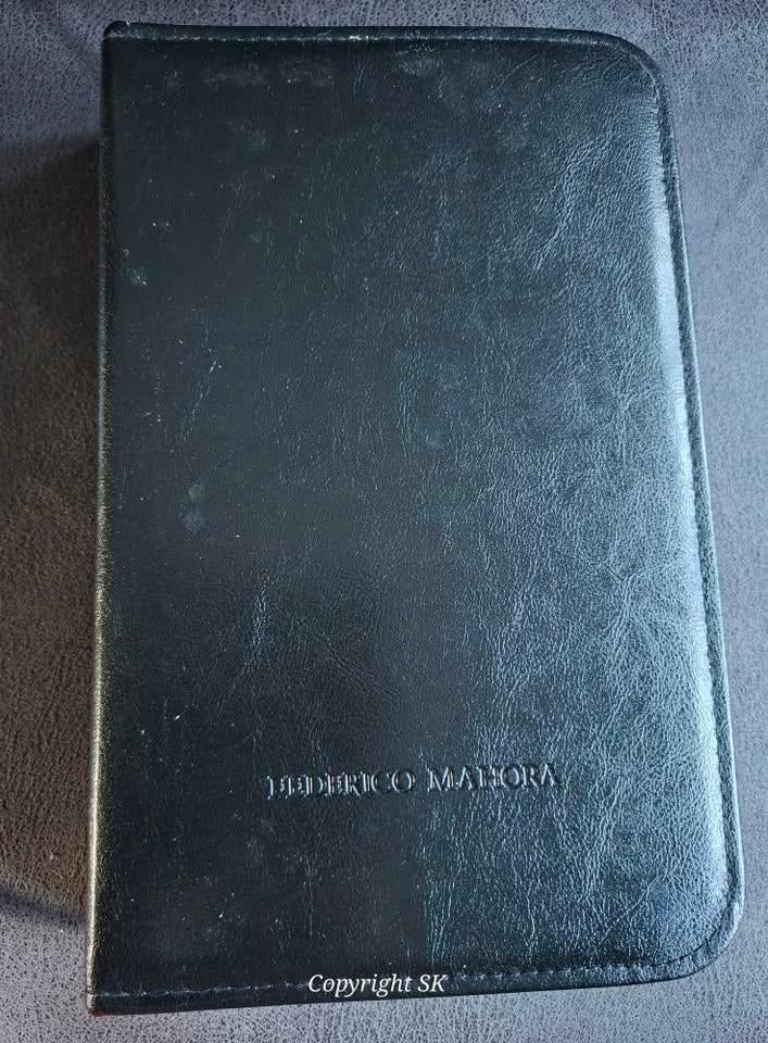 Luxe map gevuld met parfumsamples van FM, Ophalen, Zo goed als nieuw