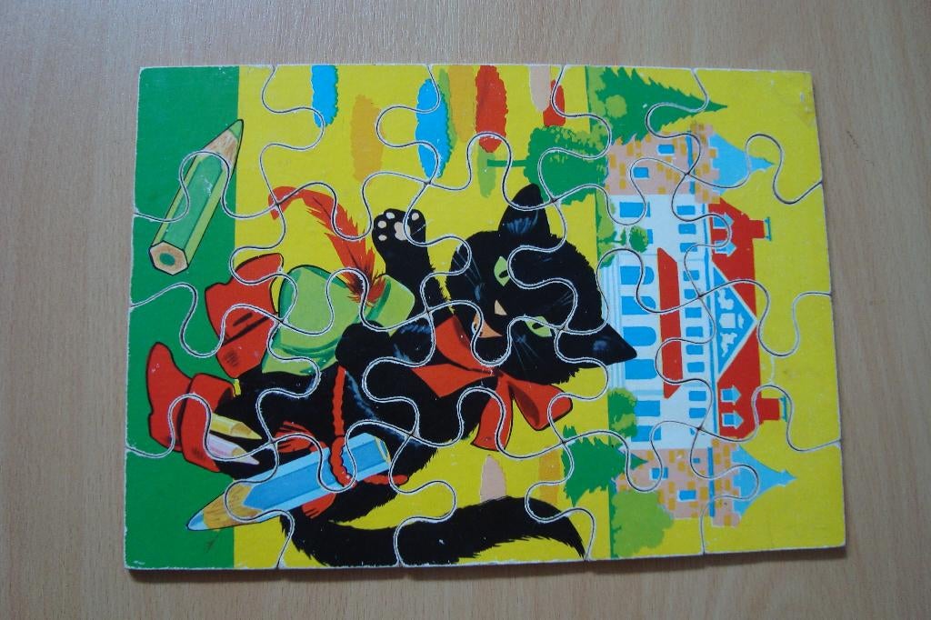 Kinderpuzzels twee stuks hout jaren 50, Ophalen of Verzenden, Minder dan 500 stukjes, Gebruikt, Legpuzzel