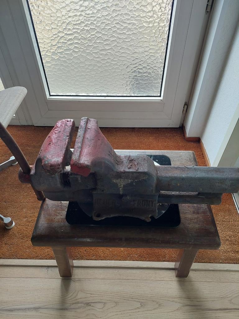 Robuuste bankschroef heur Front - 24.37 kg, Ophalen, Gebruikt