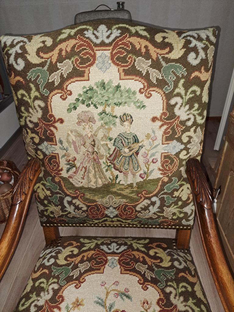 ANTIEKE STOEL MET GLOBLIN STOF ZEER FRAAI, Ophalen