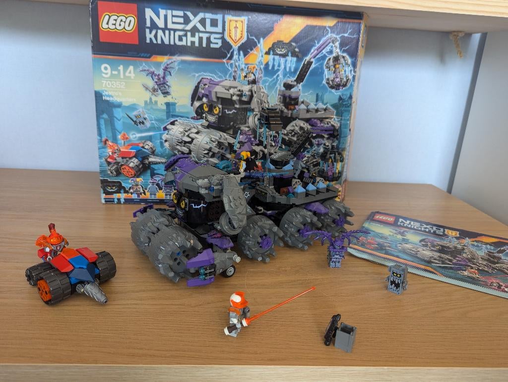 Lego nexo Knights jestro's headquarters 70352, Ophalen of Verzenden, Zo goed als nieuw, Complete set, Lego