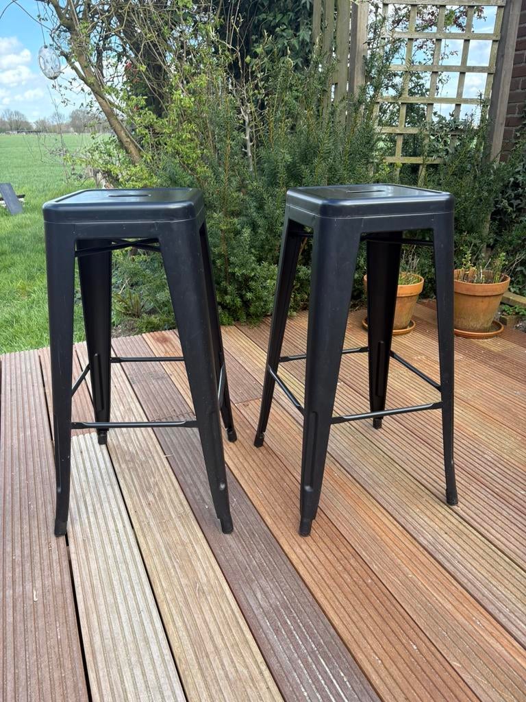 Zwarte Legend barkrukken (Tolix design), 2 krukken, Ophalen, Zo goed als nieuw, 60 tot 90 cm