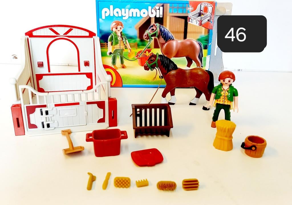 Playmobil paarden box compleet als nieuw in doos, Ophalen of Verzenden, Zo goed als nieuw, Complete set