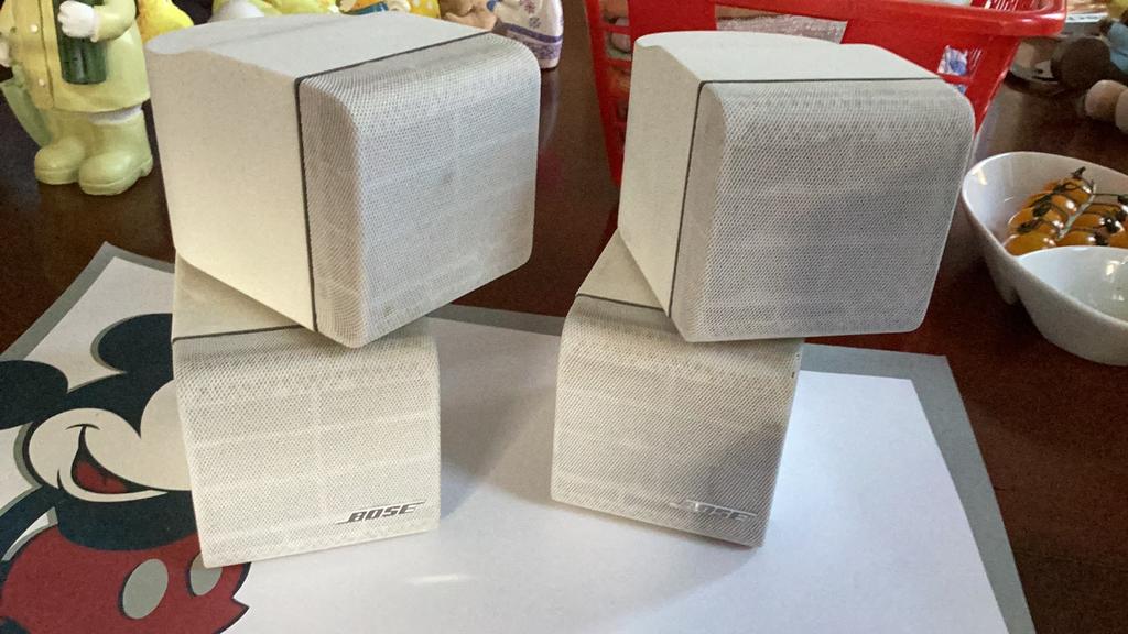 Twee Bose luidsprekers melkpak, Audio, Tv en Foto, Luidsprekers, Ophalen of Verzenden, Zo goed als nieuw, Bose, 120 watt of meer