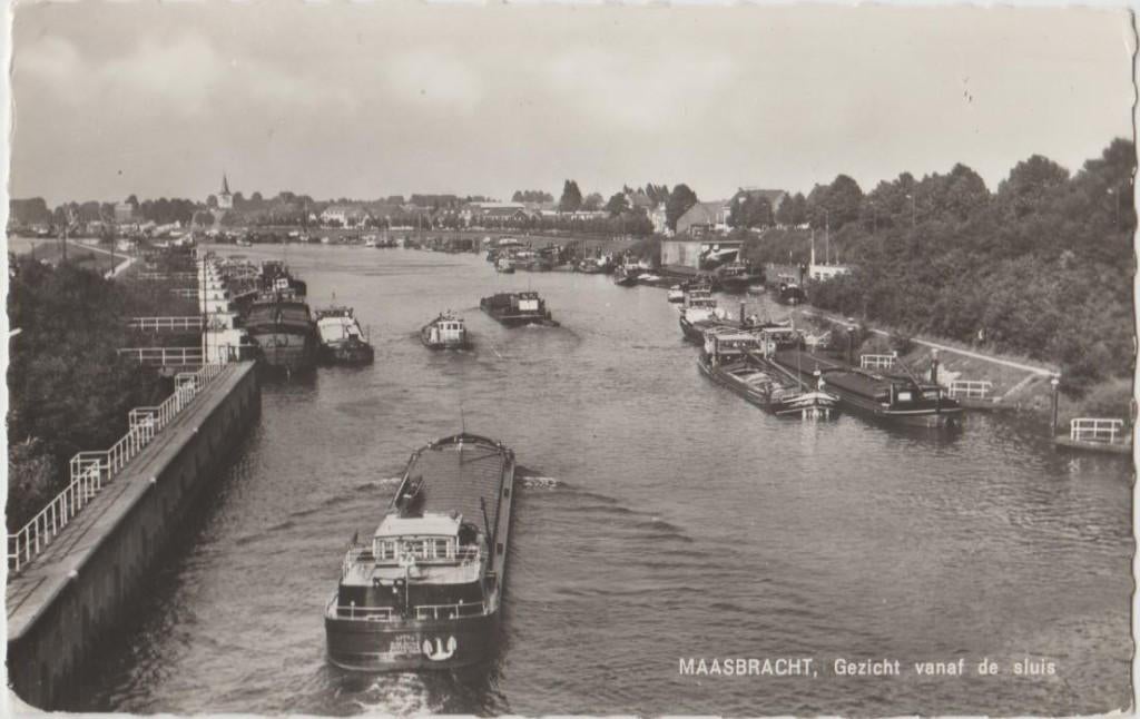 Maasbracht Gezicht vanaf de sluis 1965 -binnenvaart-, Verzenden, 1960 tot 1980, Ongelopen, Limburg