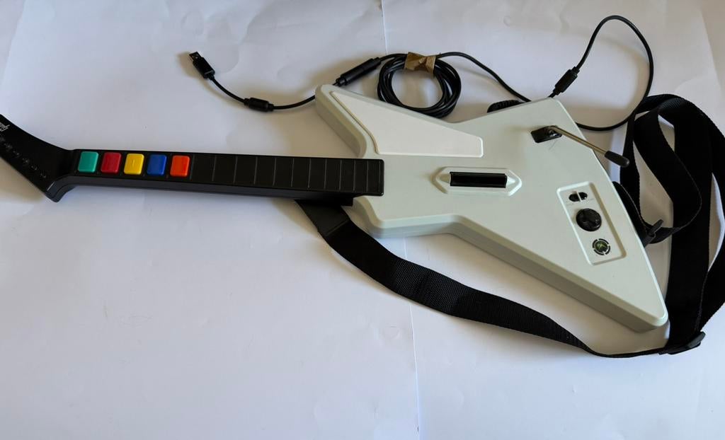 Guitar Hero X-Plorer Controller Xbox 360|PC, Spelcomputers en Games, Spelcomputers | Xbox | Accessoires, Guitar Hero, Zo goed als nieuw