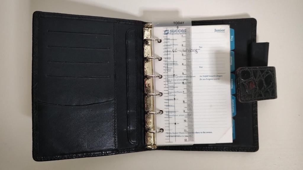 K542 agendaorganizer HENZO zwart croco model junior, -, -, Ophalen of Verzenden, Zo goed als nieuw