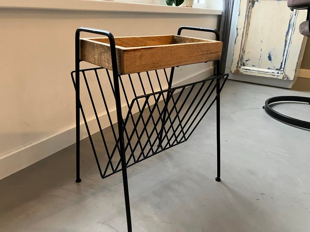 Bijzettafeltje met lectuurbak, Ophalen, Gebruikt