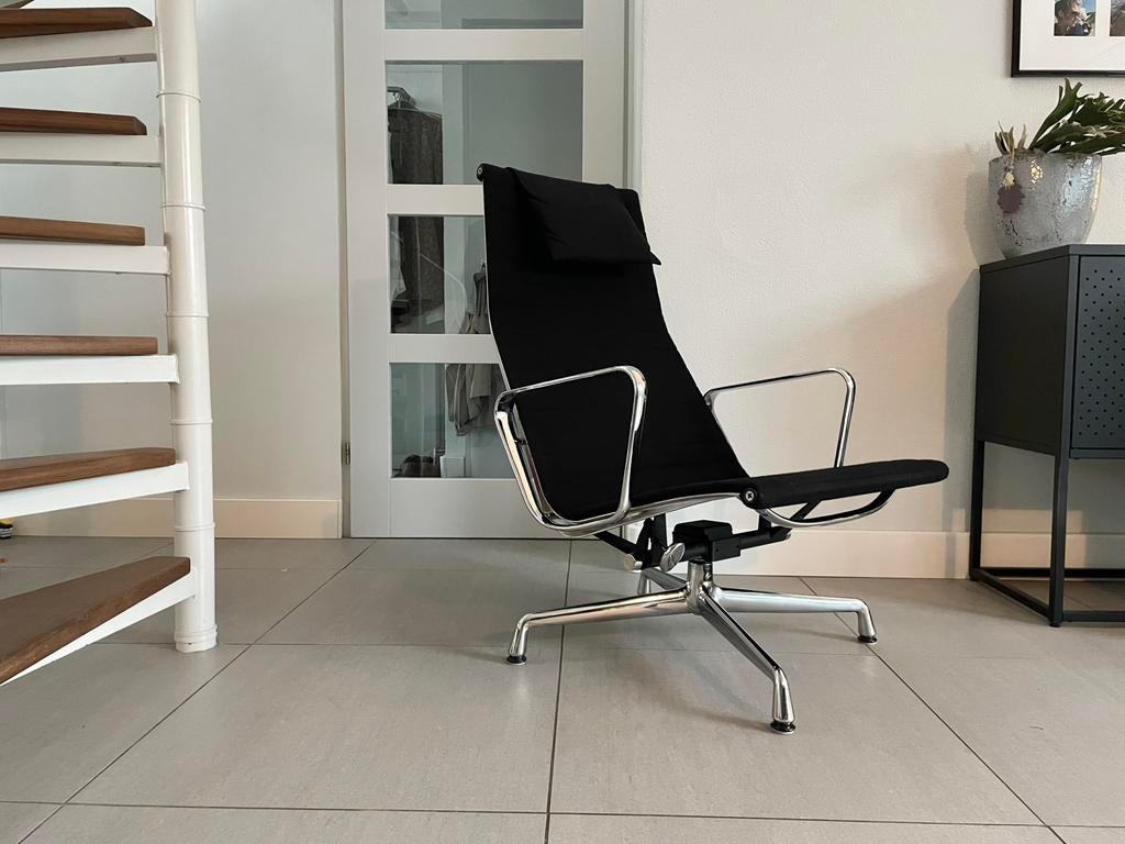 Vitra Eames ea124 lounge chair fauteuil hopsak zwart, Huis en Inrichting, Fauteuils, Vitra, Ophalen of Verzenden, Zo goed als nieuw