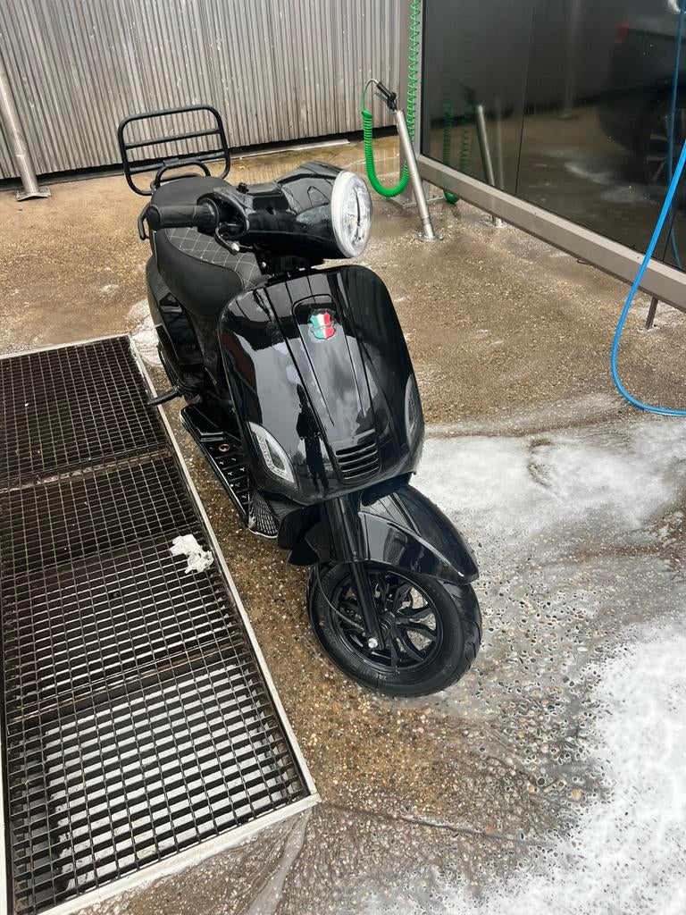 GTS Toscana Dynamic 2022 – A-klasse Kleur: glans zwart, Fietsen en Brommers, Snorfietsen en Snorscooters, Ophalen, Zo goed als nieuw