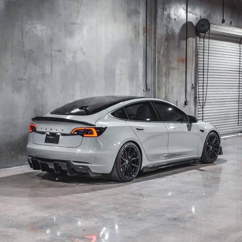 Tesla model 3 body kit voorbumper achterbumper, Info@fabrikant.eu, Fabrikant BV, Nieuw, Ophalen of Verzenden