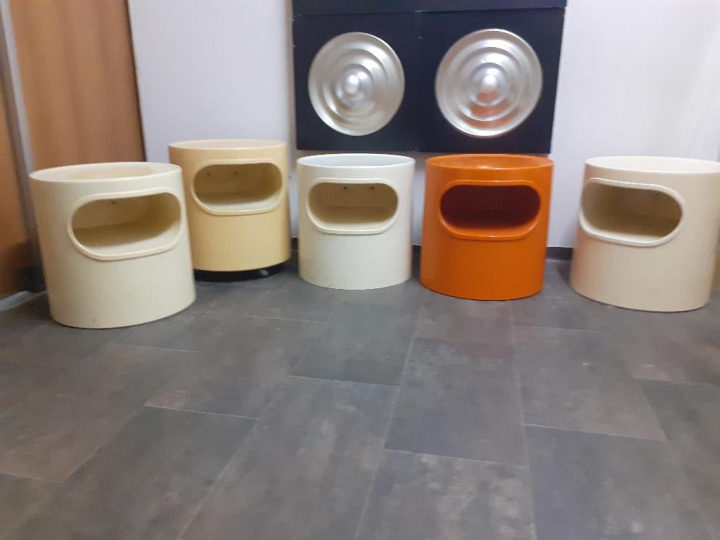 Giano Vano bijzettafel kunststof design Artemide jaren 60 70, Minder dan 45 cm, Gebruikt, Rond, ?