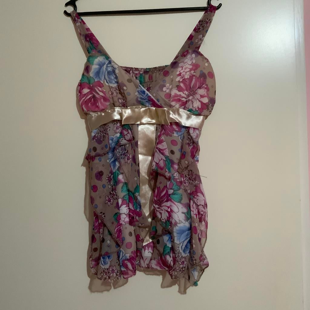 Gebloemd topje mt s 36 beige, Kleding | Dames, Jumpsuits, Ophalen of Verzenden, Zo goed als nieuw, Maat 36 (S), Beige