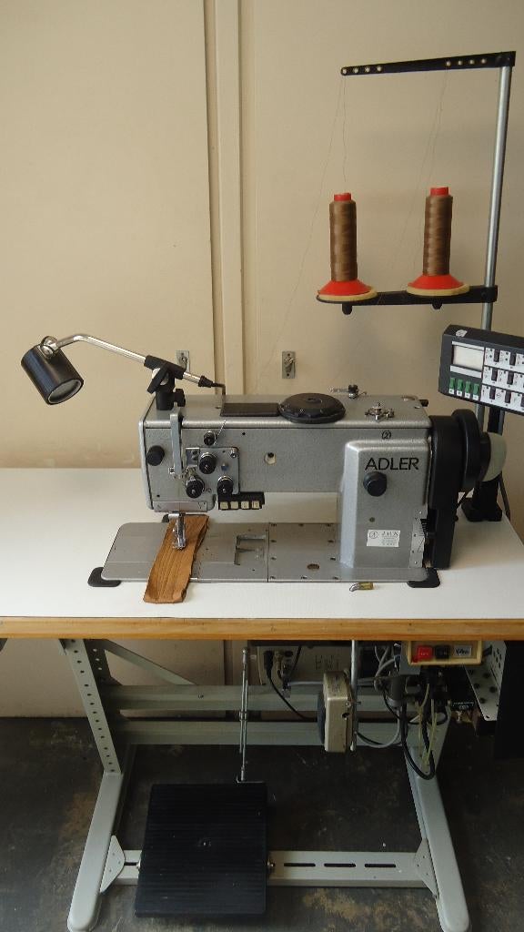 Industrie Naaimachine Adler 3 Voudig Transport Volauto.(767)