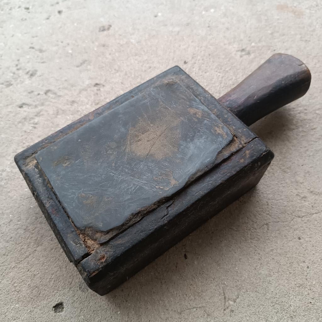 OLD NATURAL SHARPENING STONE 1900 ERA ORIGINAL BASE STONE, Antiek en Kunst, Antiek | Gereedschap en Instrumenten, Verzenden