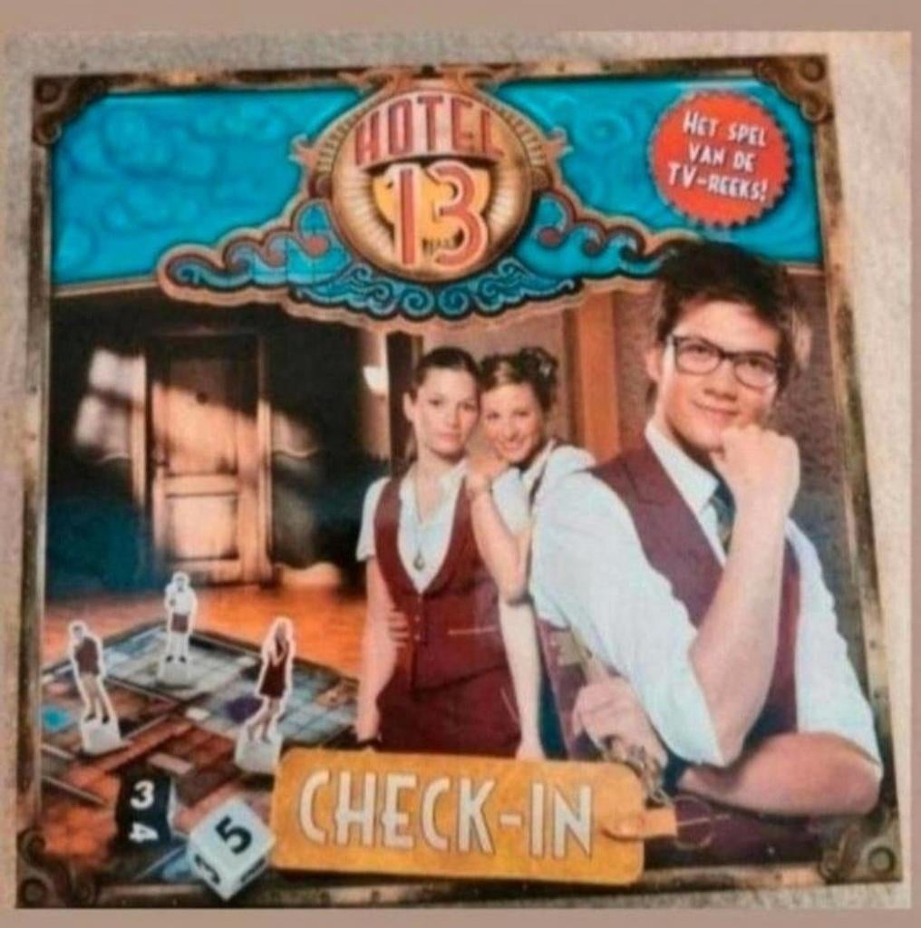 Hotel 13 Check-In Bordspel - Het spel van de TV-reeks!, Drie of vier spelers, Ophalen of Verzenden, Zo goed als nieuw, Studio 100