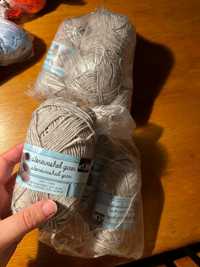 6 nieuwe bolletjes stonewashed garen, Ophalen of Verzenden, Nieuw, Breien of Haken, Wol of Garen