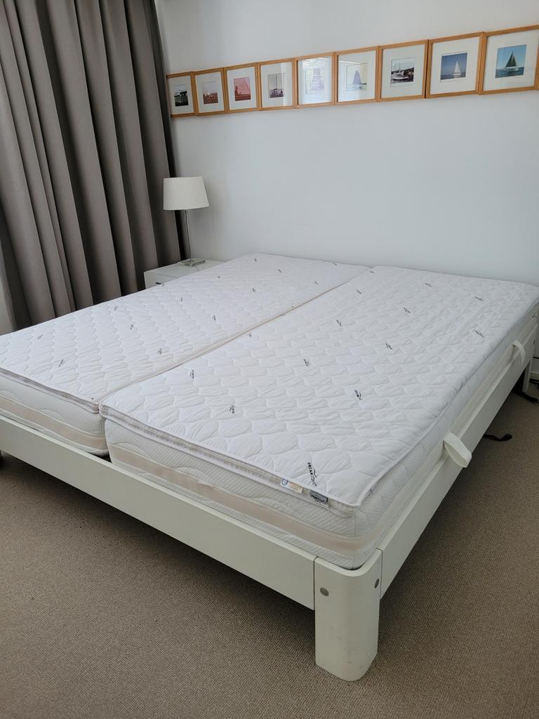 Auping Auronde bed met electrisch verstelbare lattenbodems, Ophalen, Wit, Tweepersoons, 180 cm