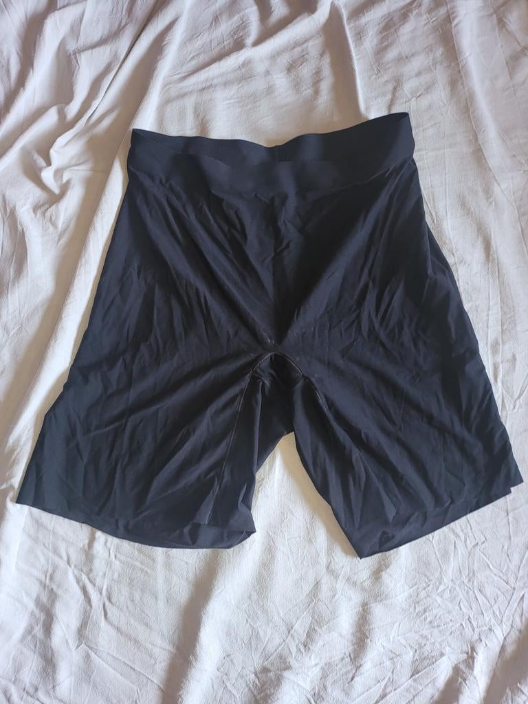 Hema naadloze corrigerende short maat M, Kleding | Dames, Verzenden, Zwart, Maat 40/42 (M), Zo goed als nieuw