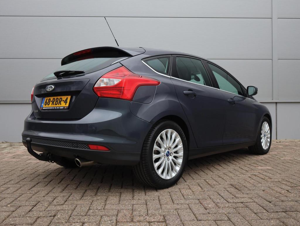 Ford Focus 1.6 EcoBoost First Edition 150pk (Vol-Opties!), Gebruikt, Zwart, 4 cilinders, Leder en Stof