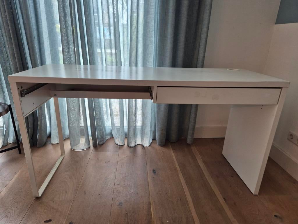 IKEA MICKE bureau groot 142x50, Verzenden, Gebruikt