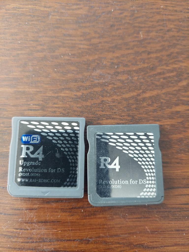 R4 Revolution for DS (NDSL/NDS) - Upgrade met WiFi, Spelcomputers en Games, Games | Nintendo DS, Ophalen of Verzenden, Gebruikt