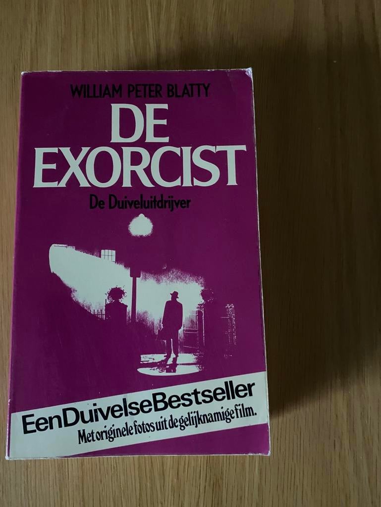 Boek de Exorcist,de duiveluitdrijver,1971, Boeken, Thrillers, Gelezen, Nederland, Ophalen of Verzenden