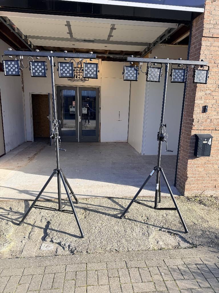 2 x KLS1001 + 2 windup statieven Eurolite STC 300, Muziek en Instrumenten, Ophalen, Zo goed als nieuw, Licht