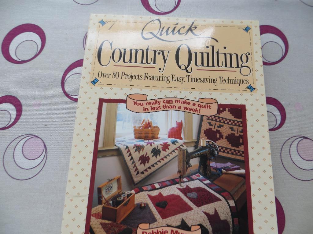 quilt boek/Debbie Mumm/Country quilting/Patchwork/katoen, Debbie Mumm, Ophalen of Verzenden, Zo goed als nieuw, Overige onderwerpen