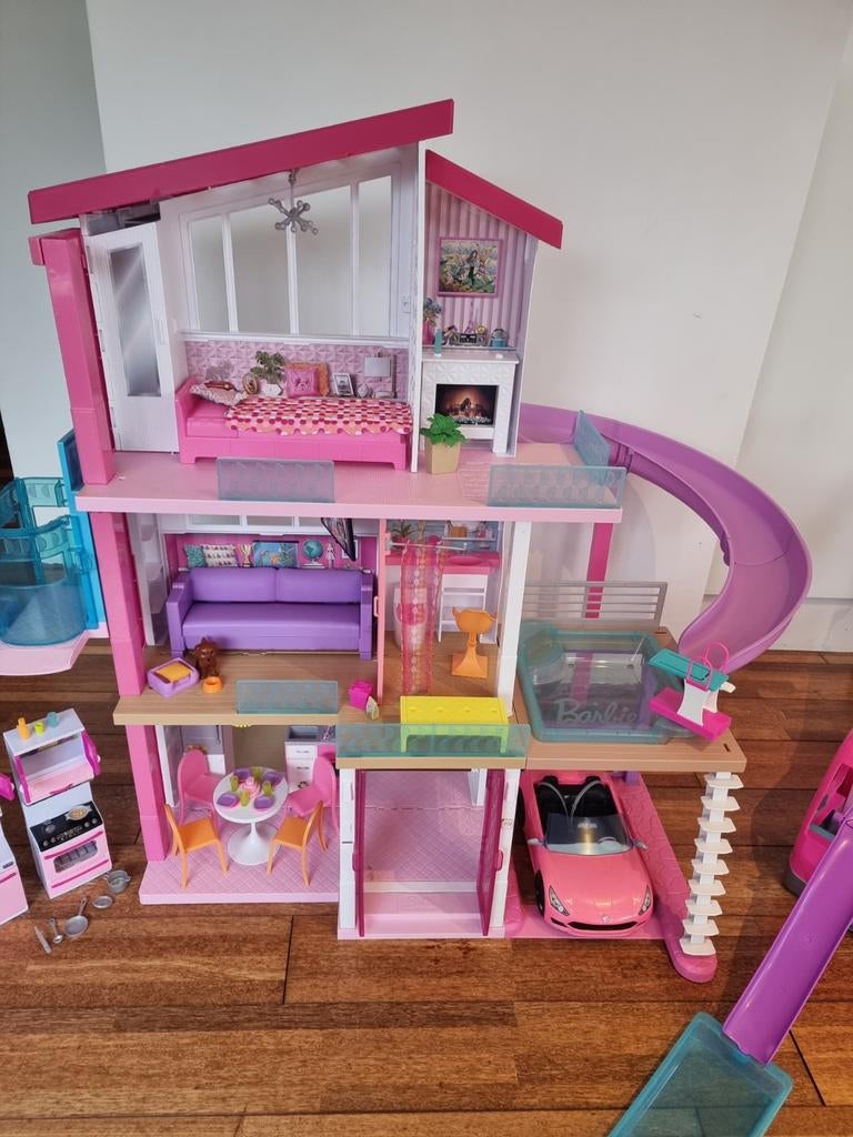 Barbie Dreamhouse met Auto, Camper & Keuken, Kinderen en Baby's, Speelgoed | Poppenhuizen, Ophalen, Zo goed als nieuw, Poppenhuis